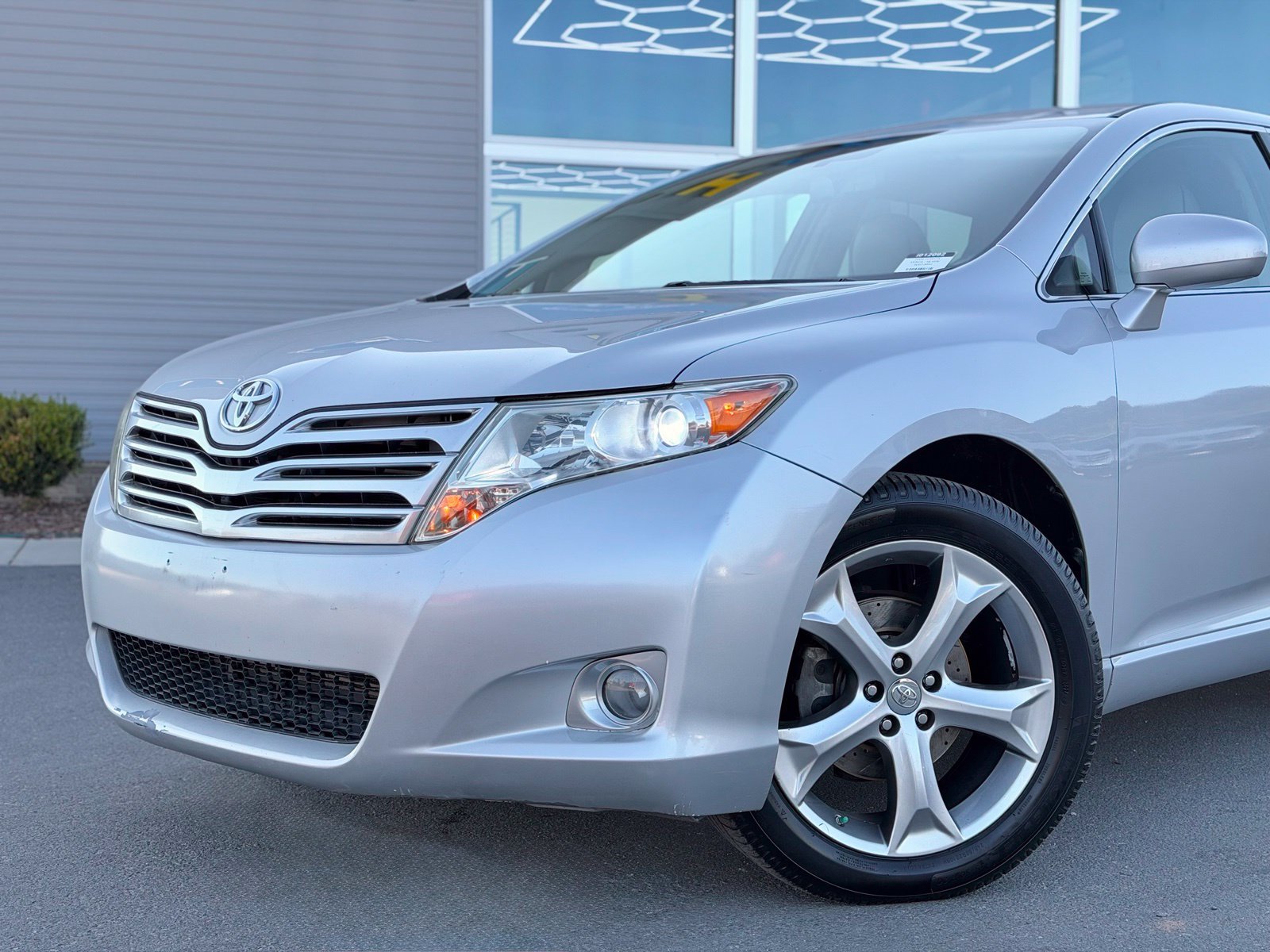 Used 2009 Toyota Venza FWD image 2