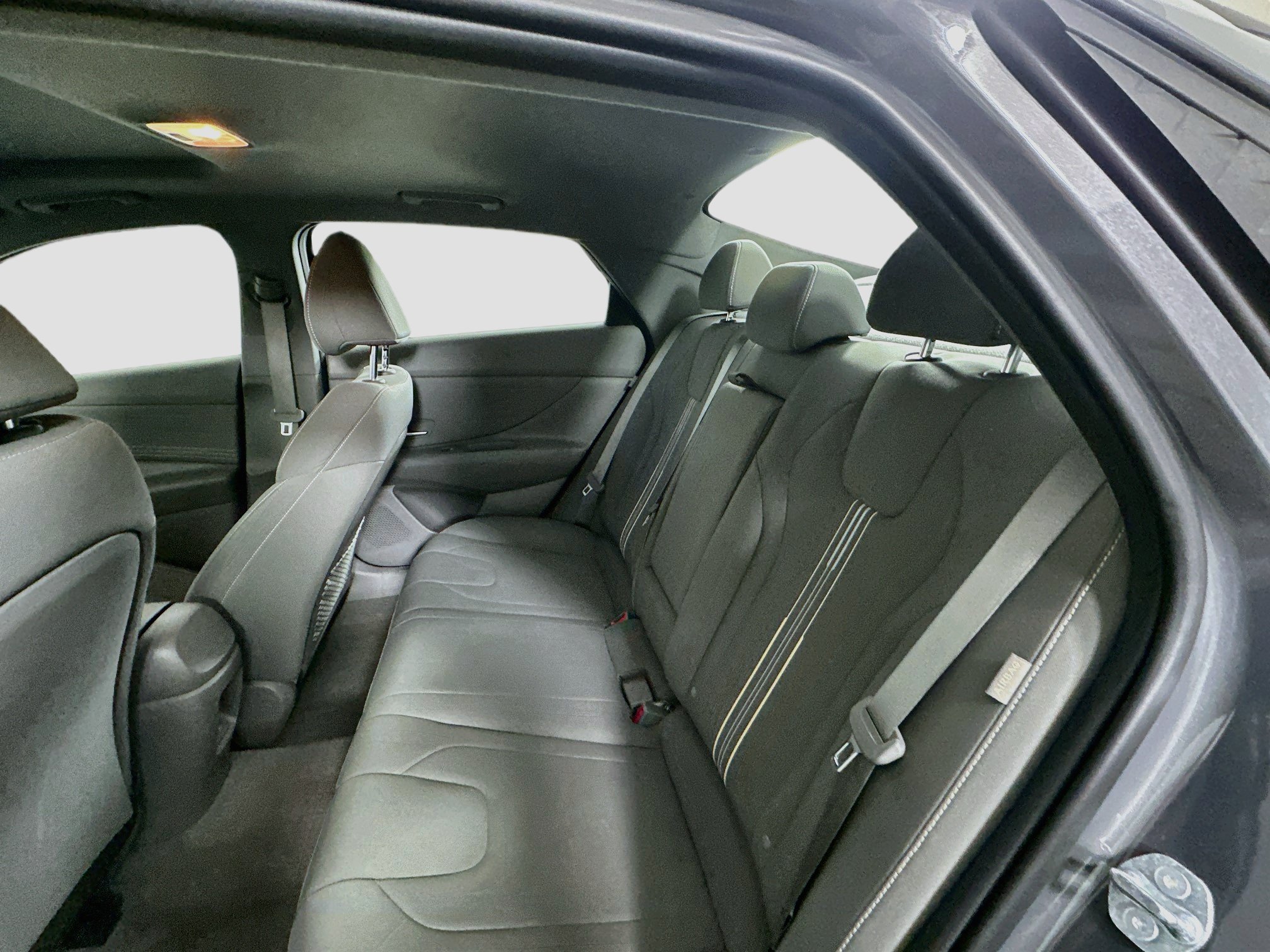 Used 2025 Hyundai Elantra SEL FWD image 28