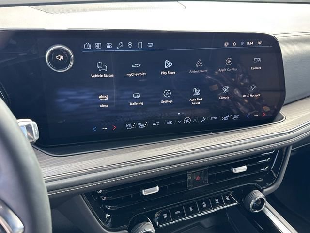 Used 2025 Chevrolet Suburban Premier image 15