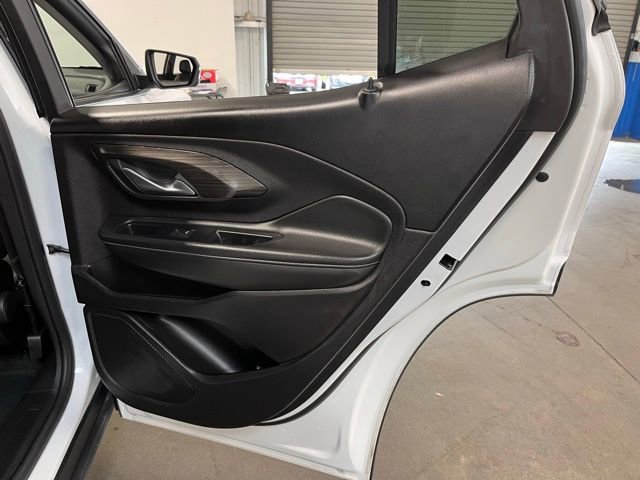 Used 2024 GMC Terrain SLT image 15