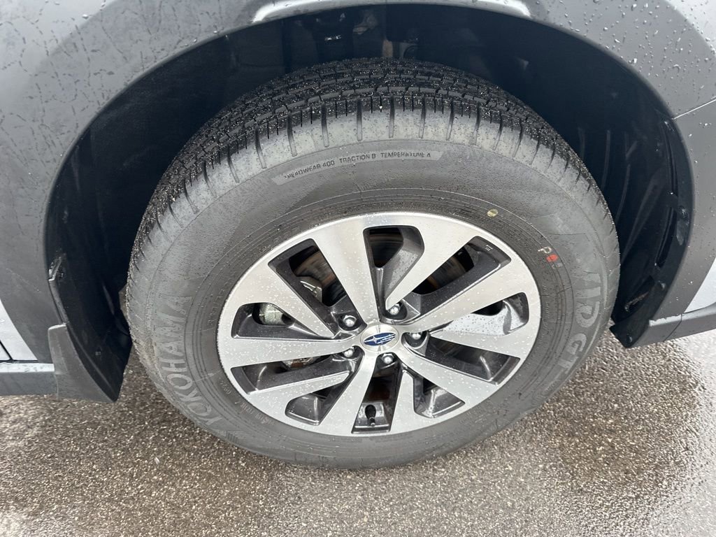 Certified 2025 Subaru Outback Premium image 32