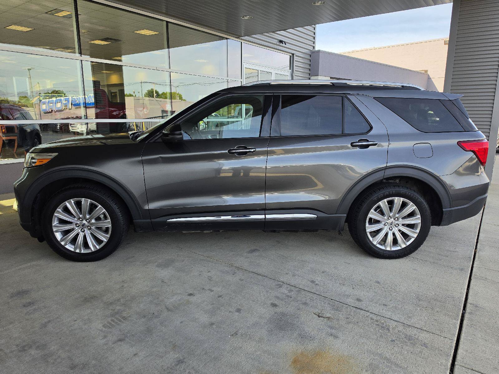 Used 2020 Ford Explorer Limited AWD/4WD image 2