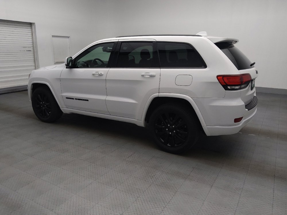 Used 2019 Jeep Grand Cherokee Altitude RWD image 3