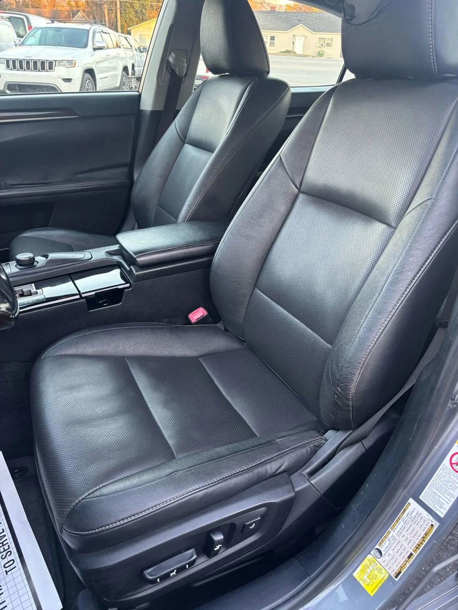 Used 2015 Lexus ES 350 w/ Premium Package image 11