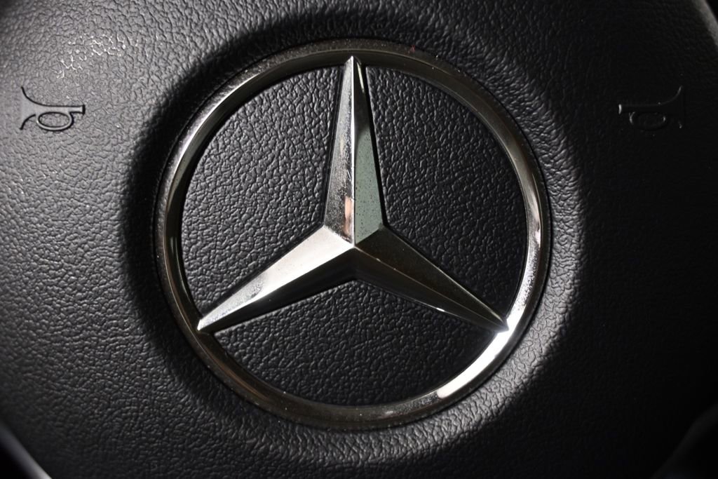 Used 2021 Mercedes-Benz GLB 250 4MATIC image 35