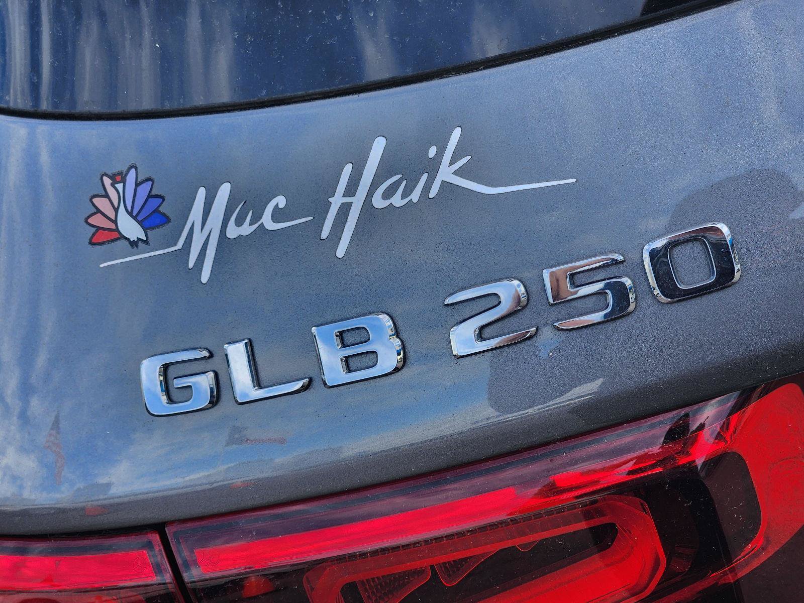 Used 2023 Mercedes-Benz GLB 250 4MATIC w/ Premium Package image 12