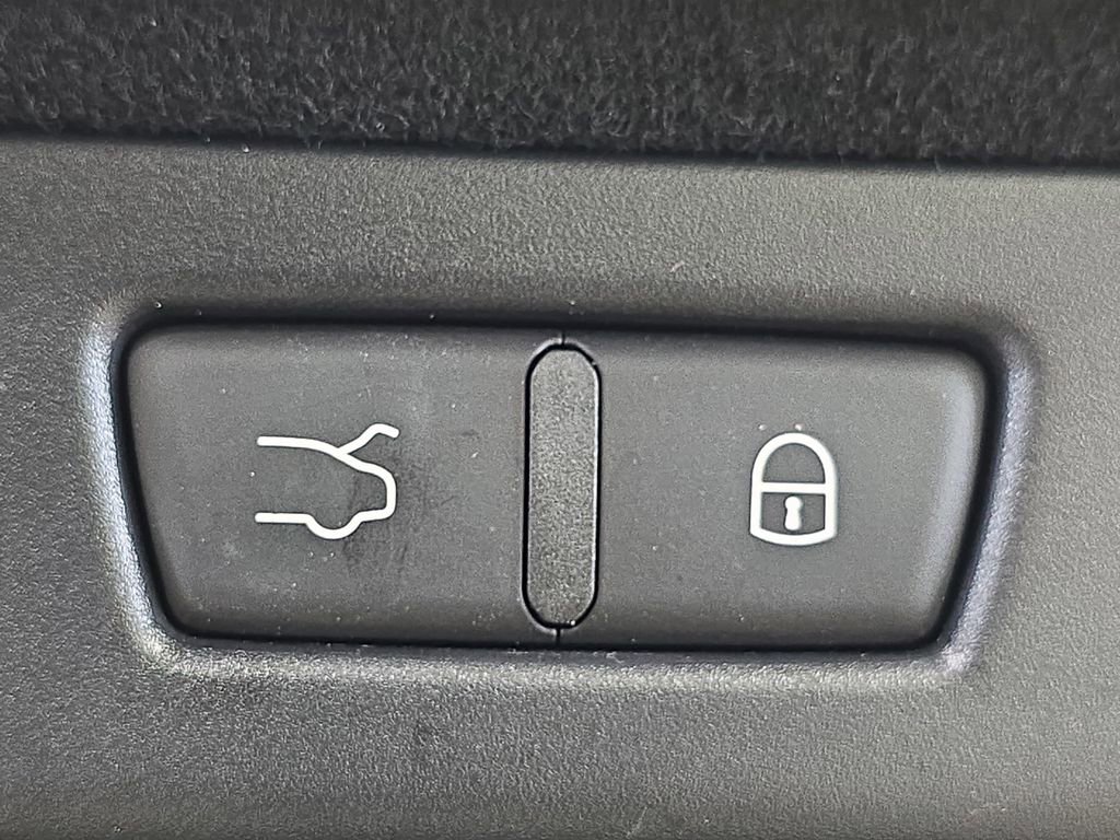 Used 2023 Maserati Ghibli Modena image 29