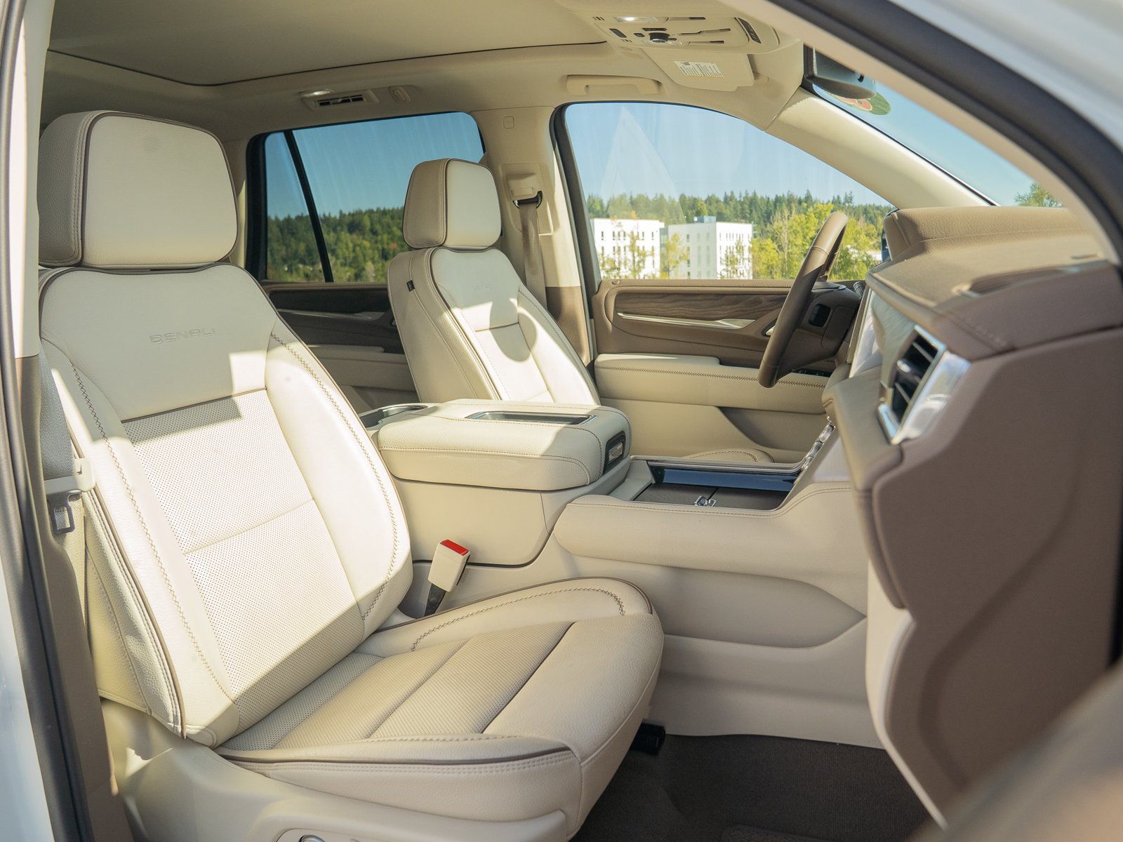 Used 2023 GMC Yukon Denali AWD/4WD image 25