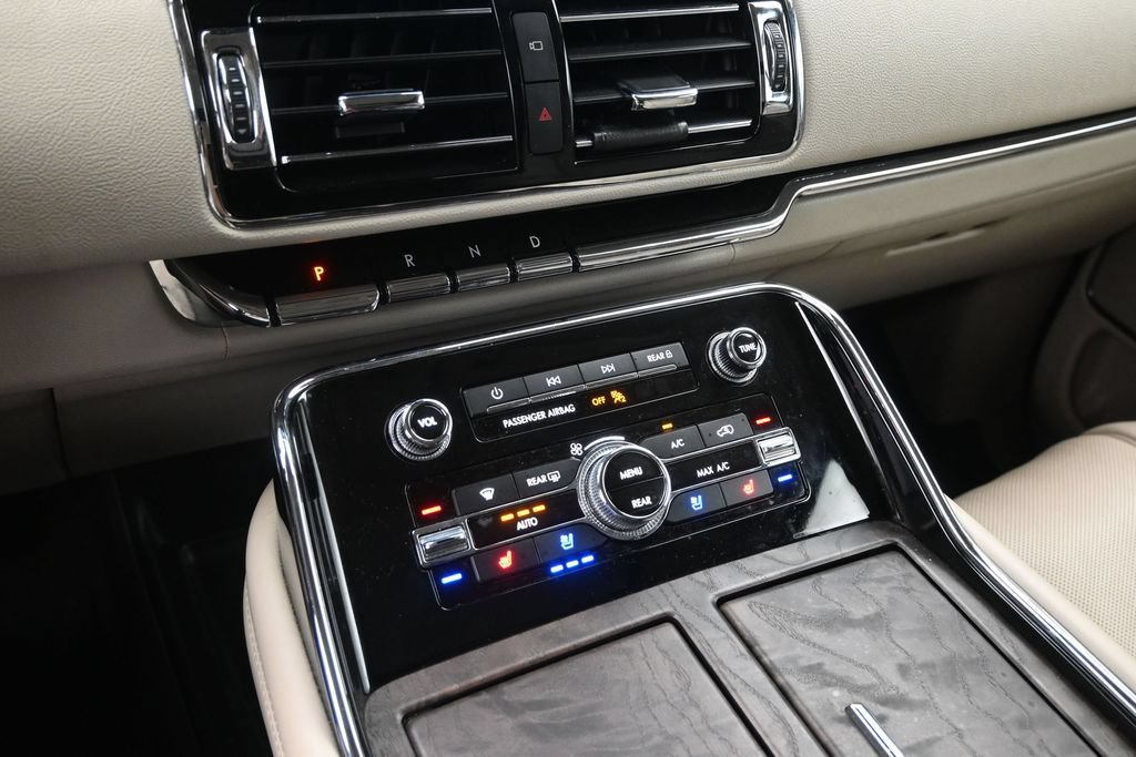 Used 2019 Lincoln Navigator Reserve AWD/4WD image 19