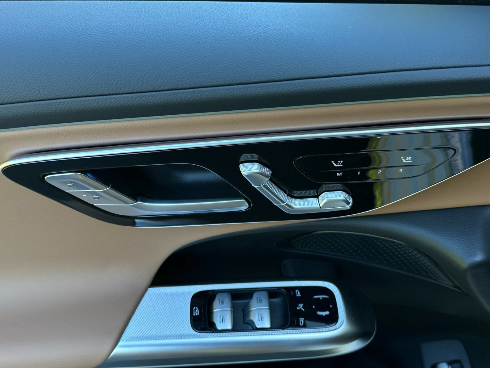 New 2026 Mercedes-Benz E 350 4MATIC Sedan image 11