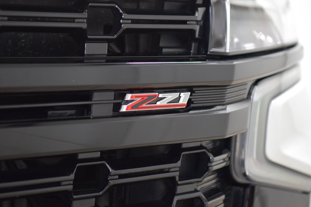 Used 2024 Chevrolet Suburban Z71 w/ Luxury Package AWD/4WD image 14