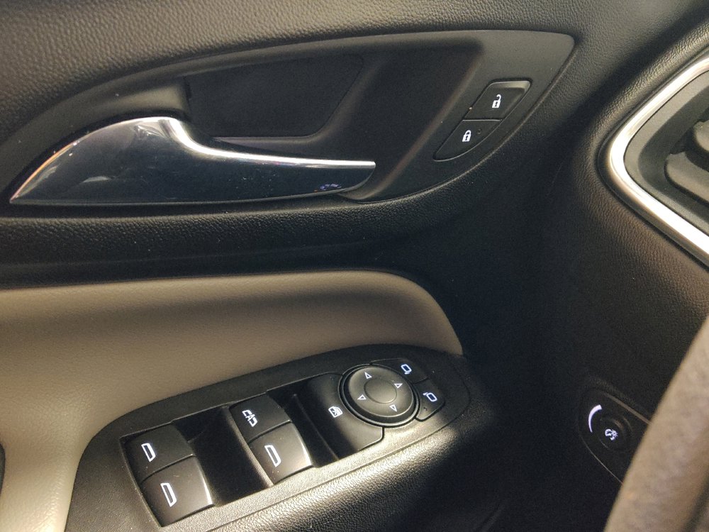 Used 2021 Chevrolet Equinox LT FWD image 27