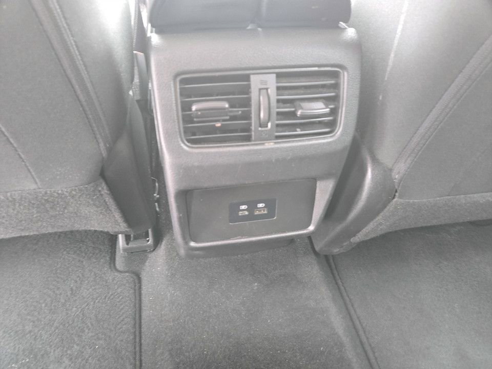 Used 2023 Nissan Rogue SV image 31