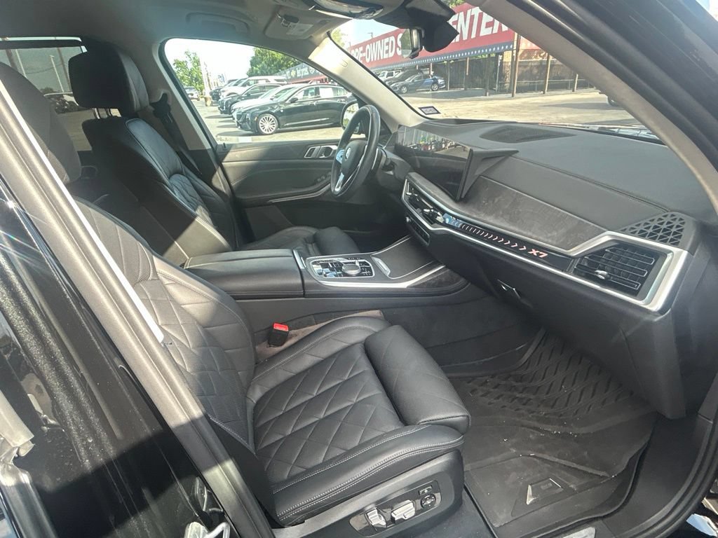 Used 2023 BMW X7 xDrive40i w/ Premium Package AWD/4WD image 7
