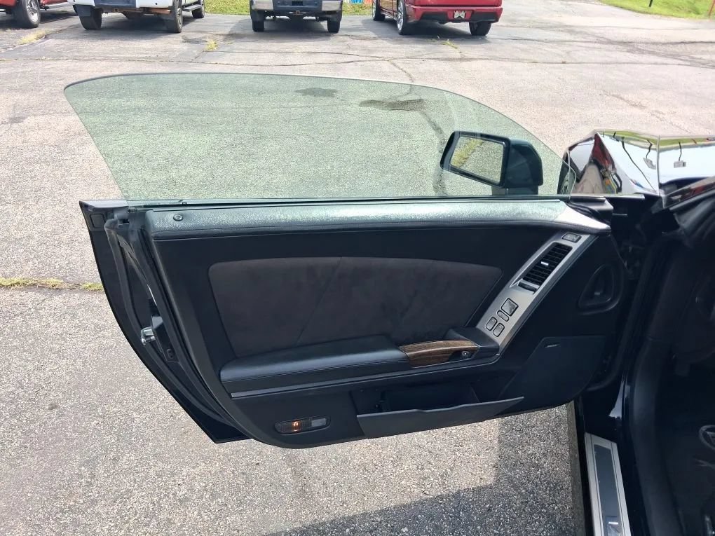 Used 2006 Cadillac XLR V RWD image 29