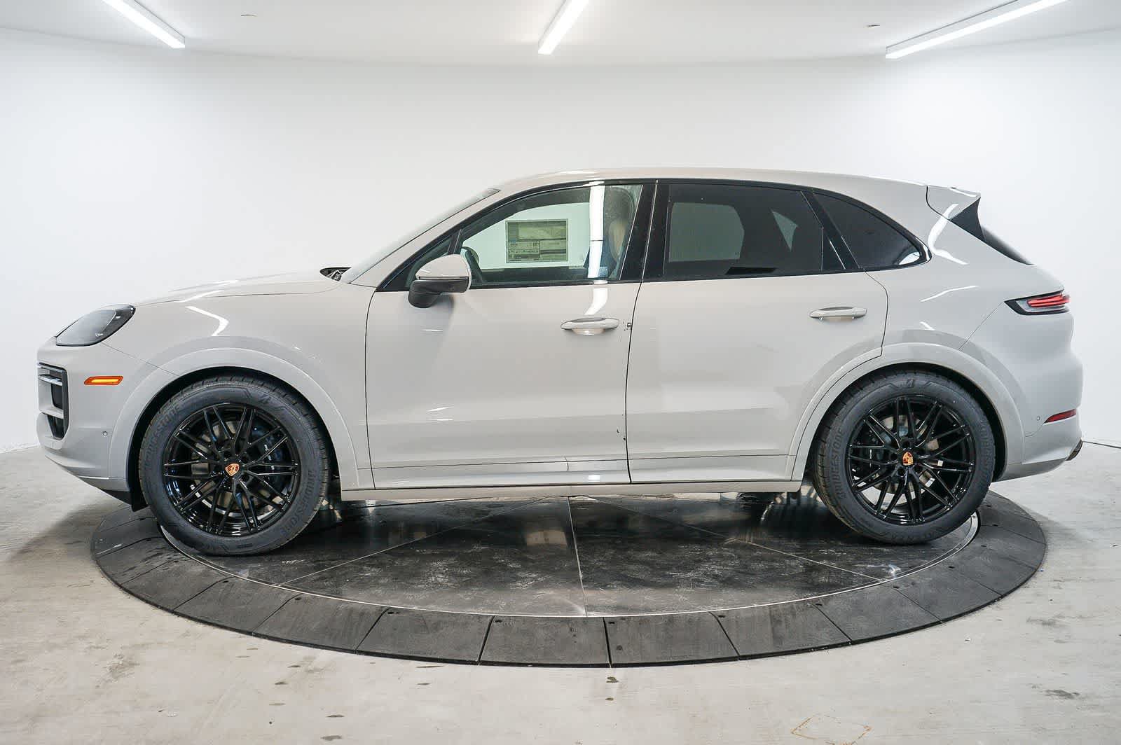 New 2026 Porsche Cayenne AWD/4WD image 2