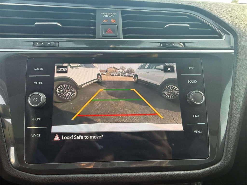 Certified 2024 Volkswagen Tiguan SE R-Line image 22