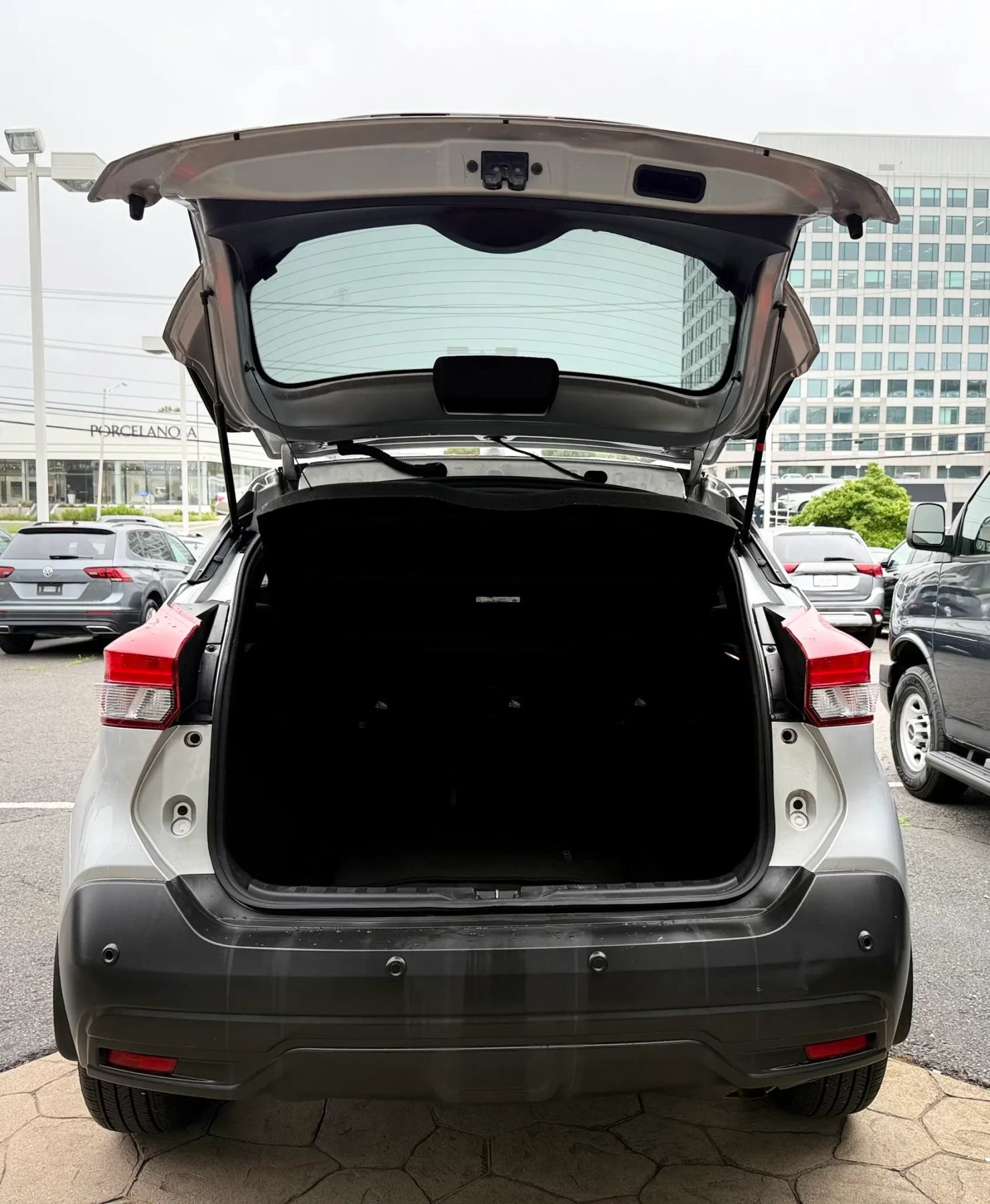 Used 2020 Nissan Kicks SV FWD image 32
