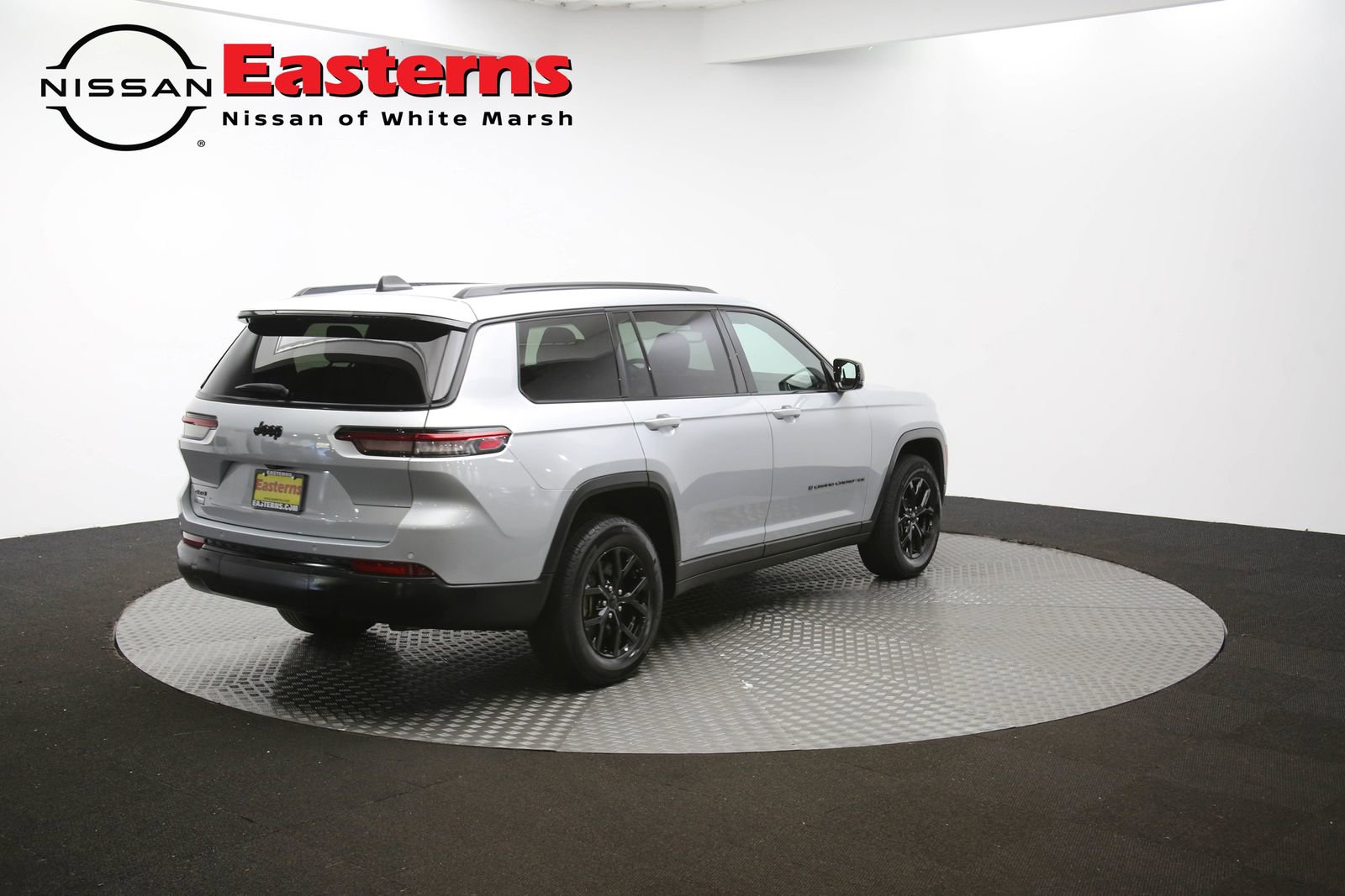 Used 2024 Jeep Grand Cherokee L Laredo image 50