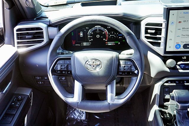 Used 2023 Toyota Sequoia Platinum AWD/4WD image 35