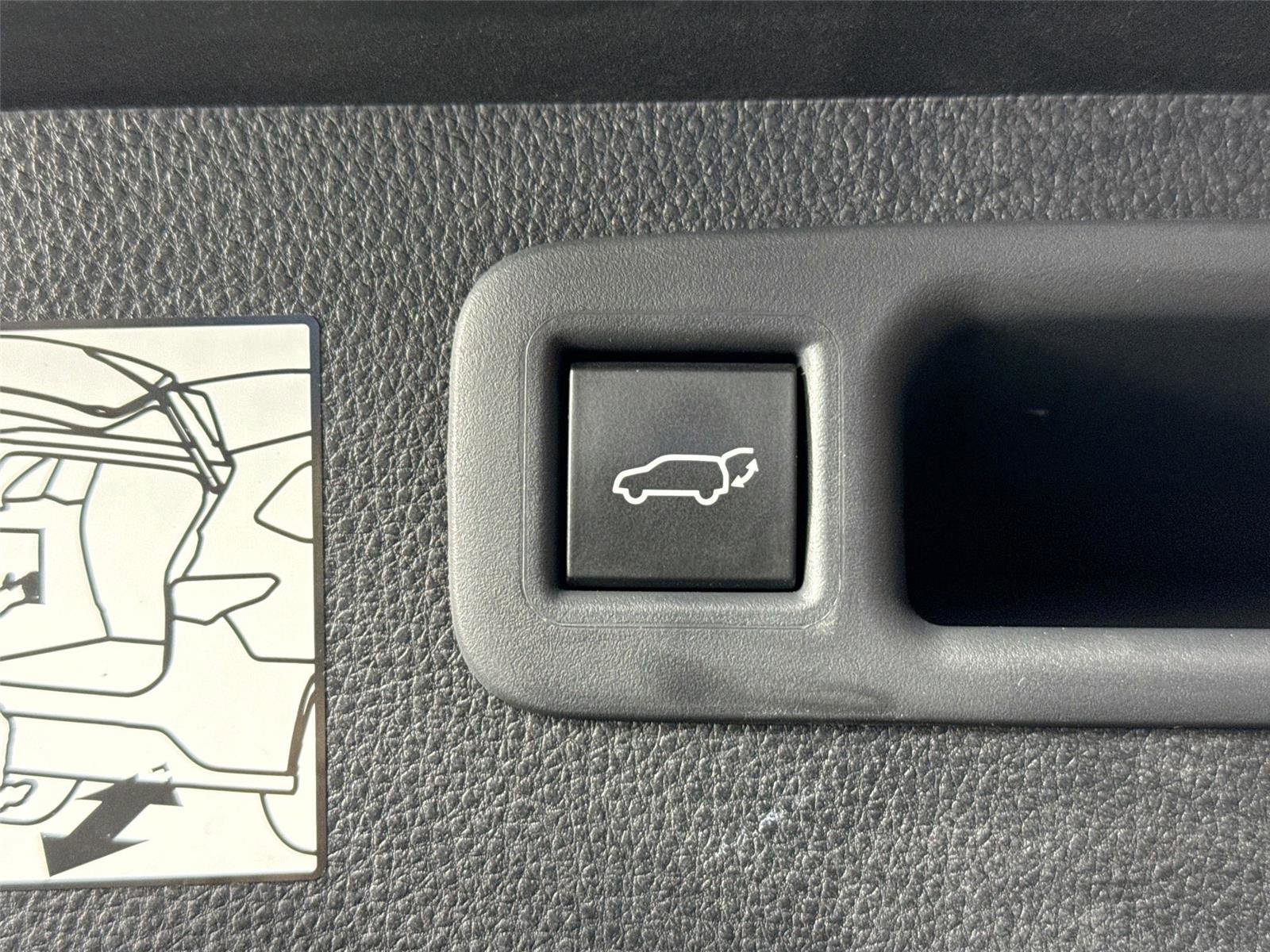 Used 2022 Toyota Highlander Platinum FWD image 41