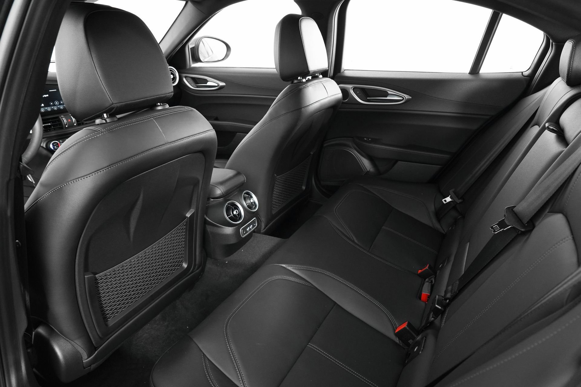 New 2025 Alfa Romeo Giulia w/ Driving Assist Package RWD image 19