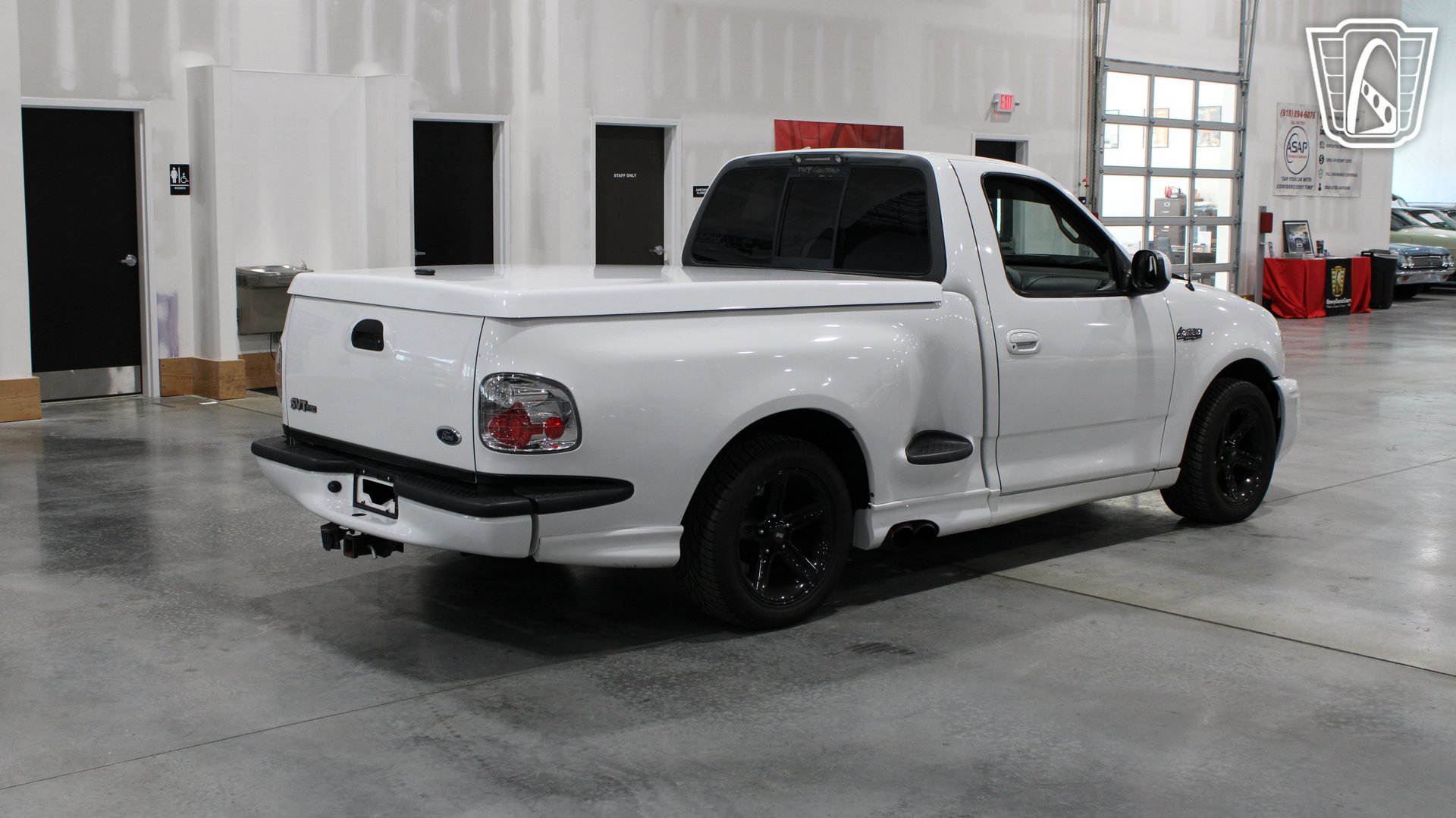 Used 2000 Ford F150 Lightning image 16