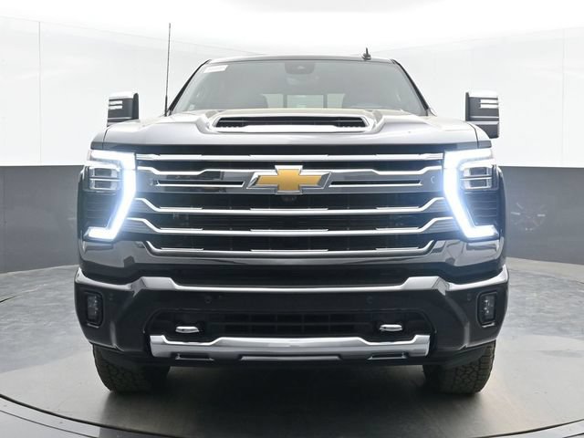 Used 2026 Chevrolet Silverado 2500 High Country w/ Technology Package AWD/4WD image 3