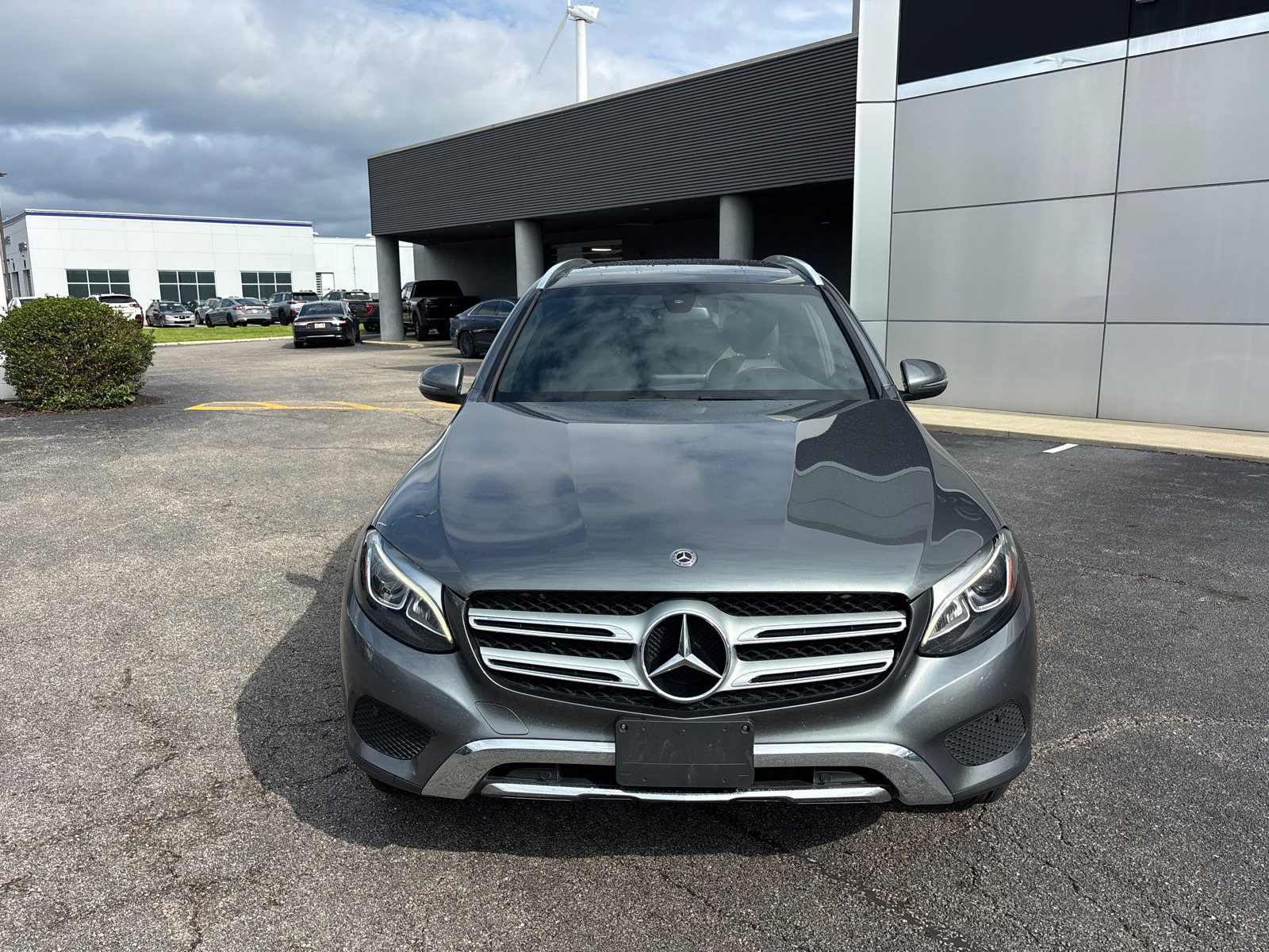 Used 2018 Mercedes-Benz GLC 300 4MATIC image 2