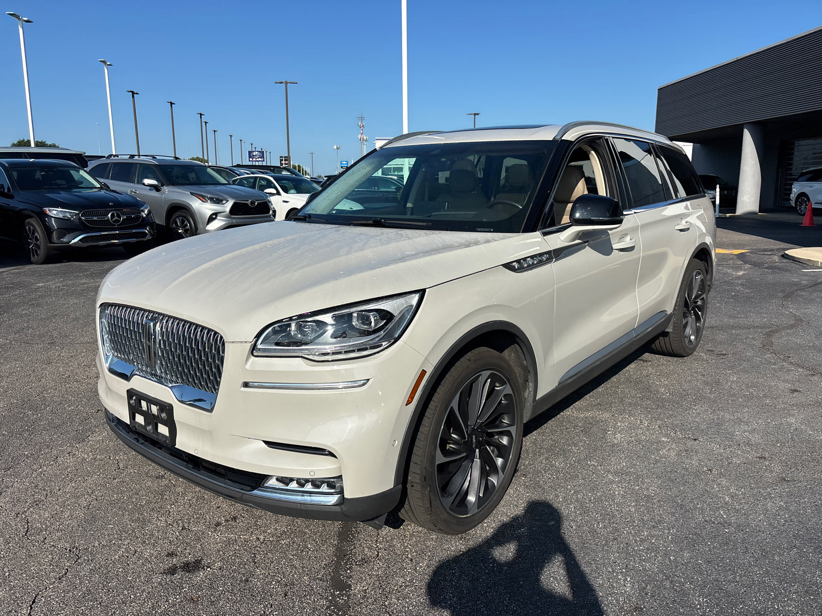 Certified 2020 Lincoln Aviator Reserve w/ Equipment Group 202A AWD/4WD image 3