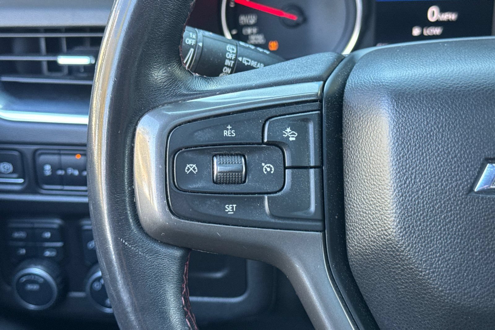 Used 2021 Chevrolet Suburban RST AWD/4WD image 36