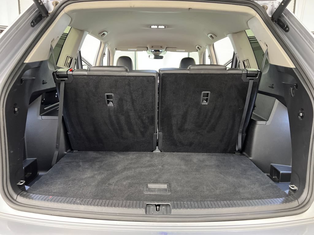 Used 2025 Volkswagen Atlas SE FWD image 41