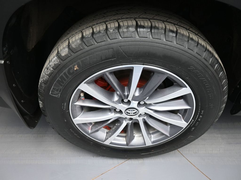 Certified 2019 Toyota Highlander XLE AWD/4WD image 13
