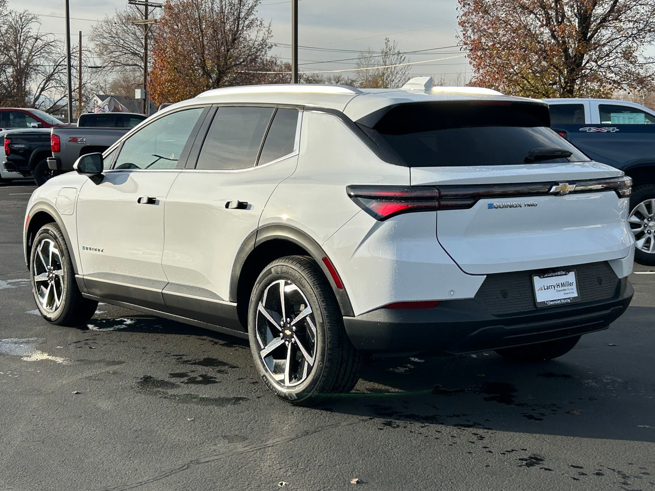 New 2026 Chevrolet Equinox EV LT AWD/4WD image 3