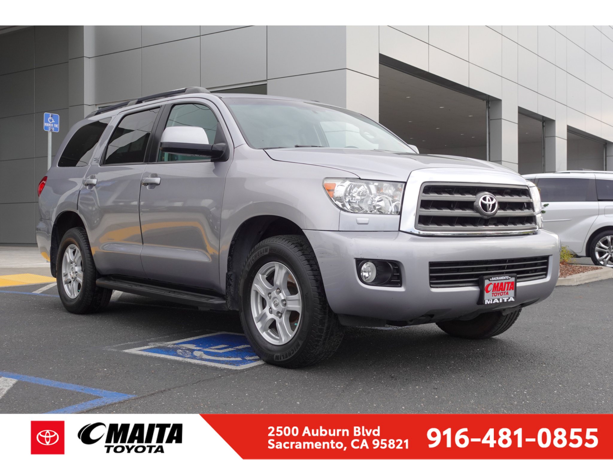 Used 2011 Toyota Sequoia SR5 AWD/4WD image 1