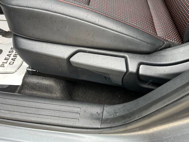 Used 2025 Nissan Kicks SR FWD image 10