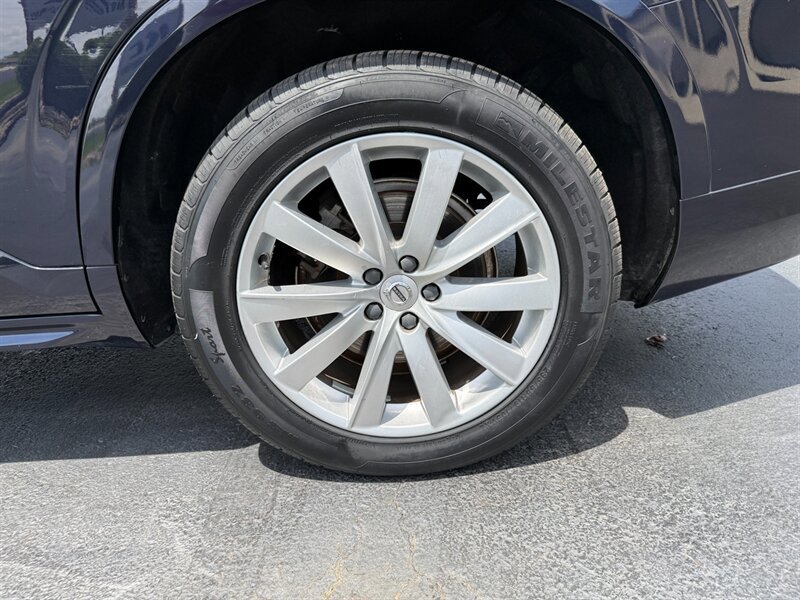 Used 2017 Volvo XC90 T6 Momentum w/ Vision Package AWD/4WD image 27