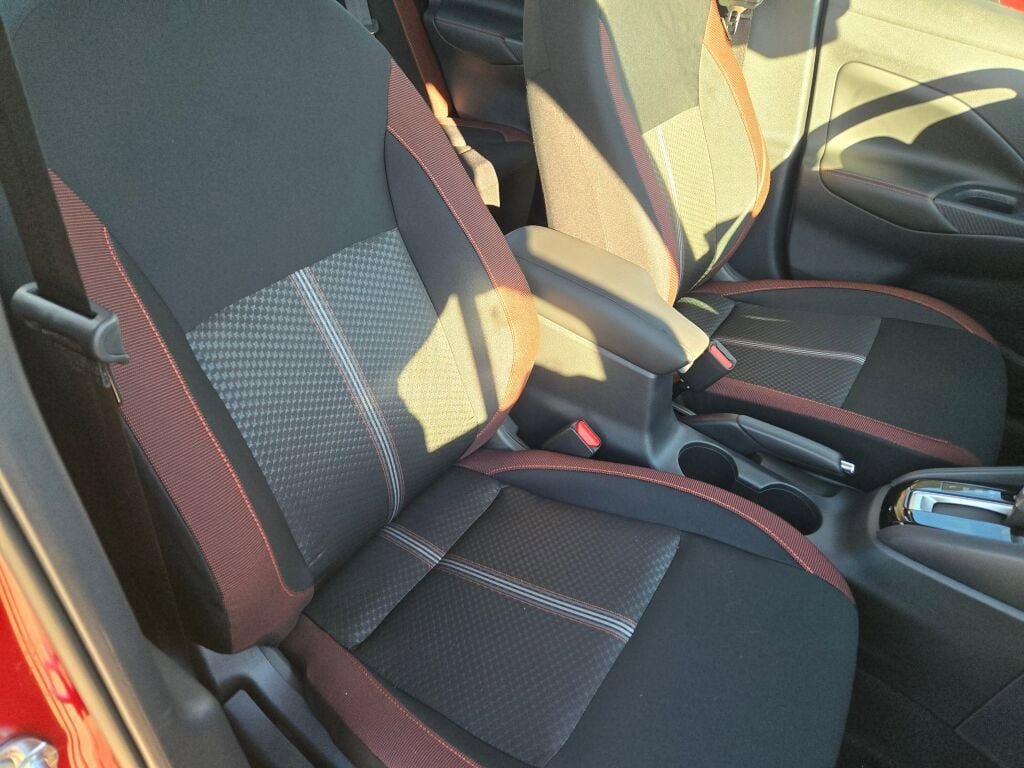 Used 2025 Nissan Versa SR w/ Trunk Package image 9