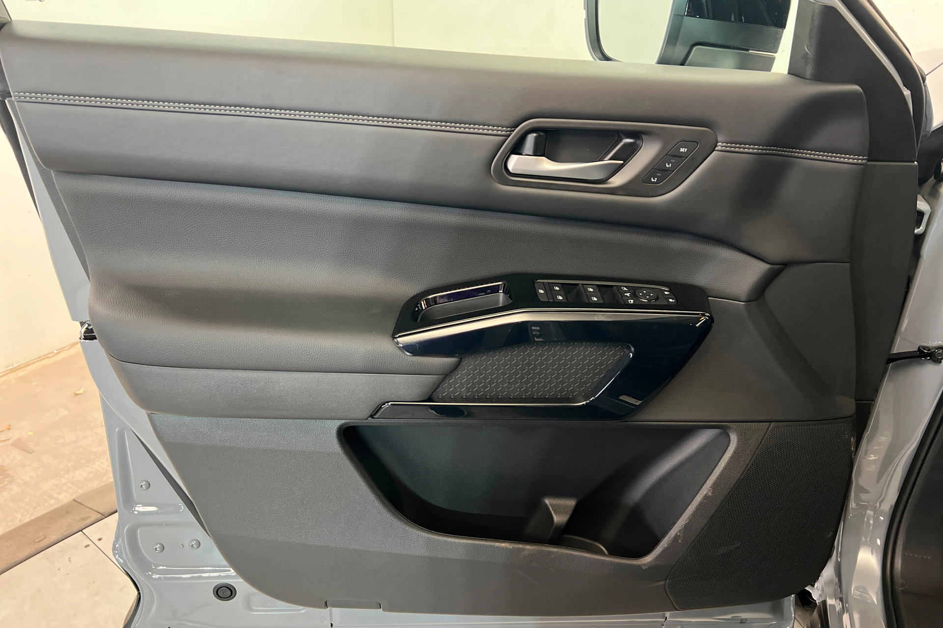 New 2026 Nissan Pathfinder Platinum image 14