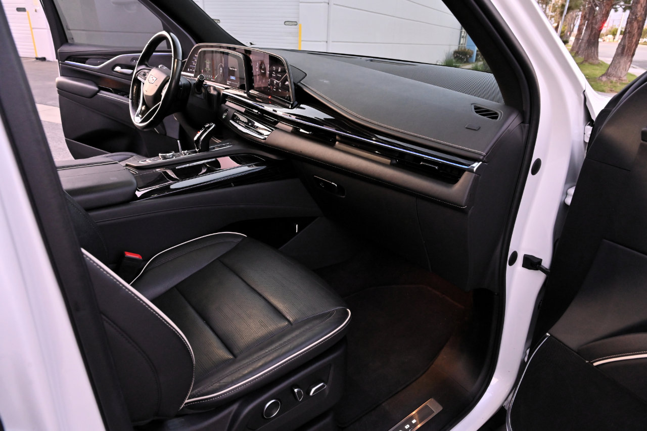 Used 2021 Cadillac Escalade ESV Sport w/ Driver Assist Tech Package image 11