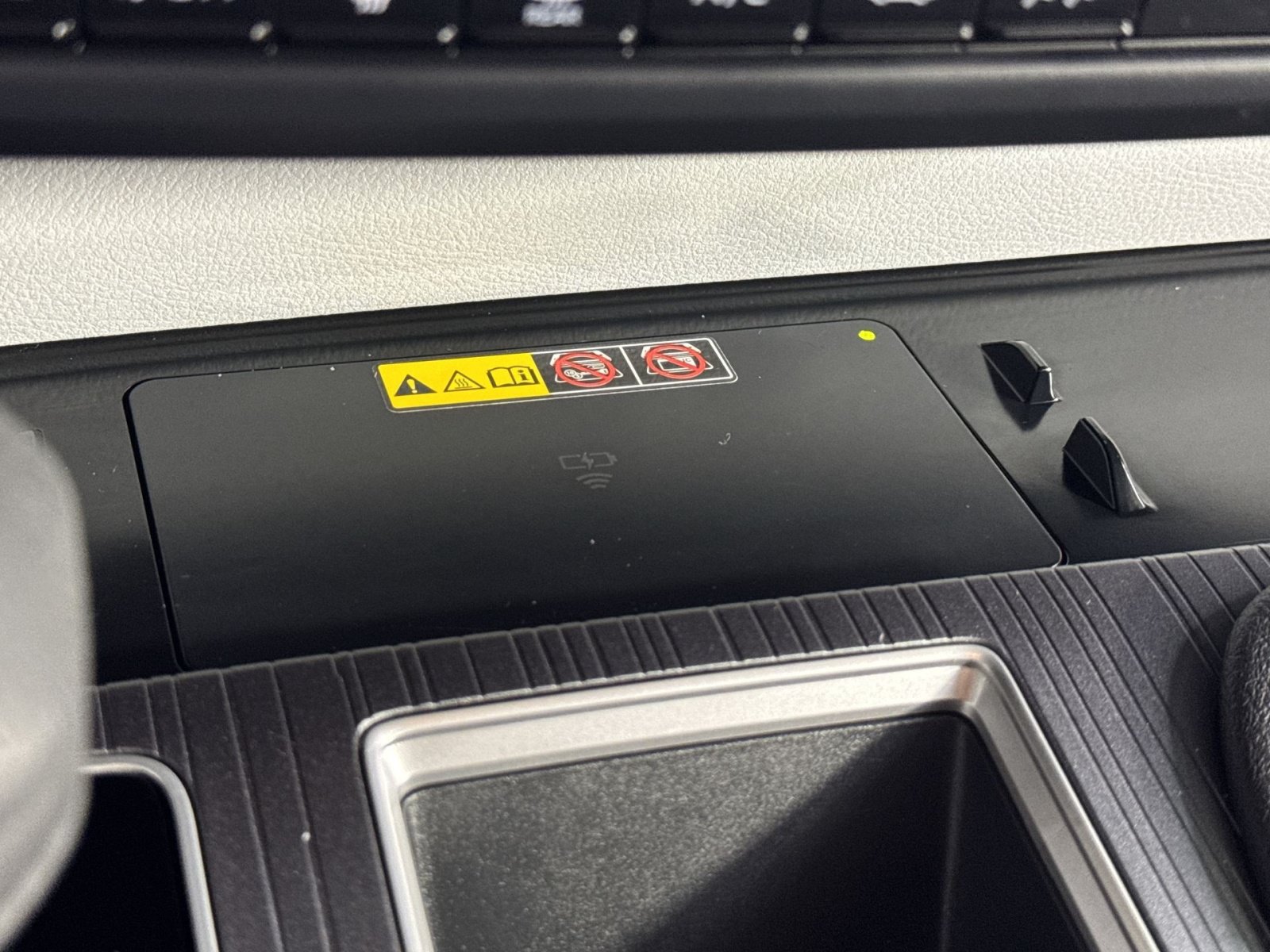 Used 2025 Toyota Sienna LE AWD/4WD image 44