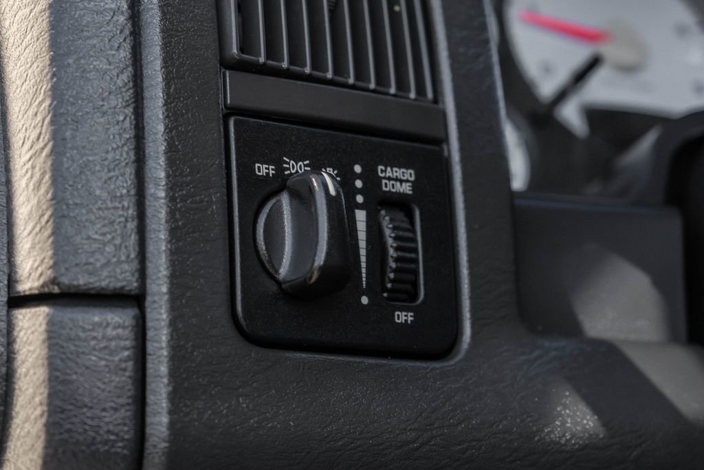 Used 2003 Dodge Ram 2500 Truck SLT image 24