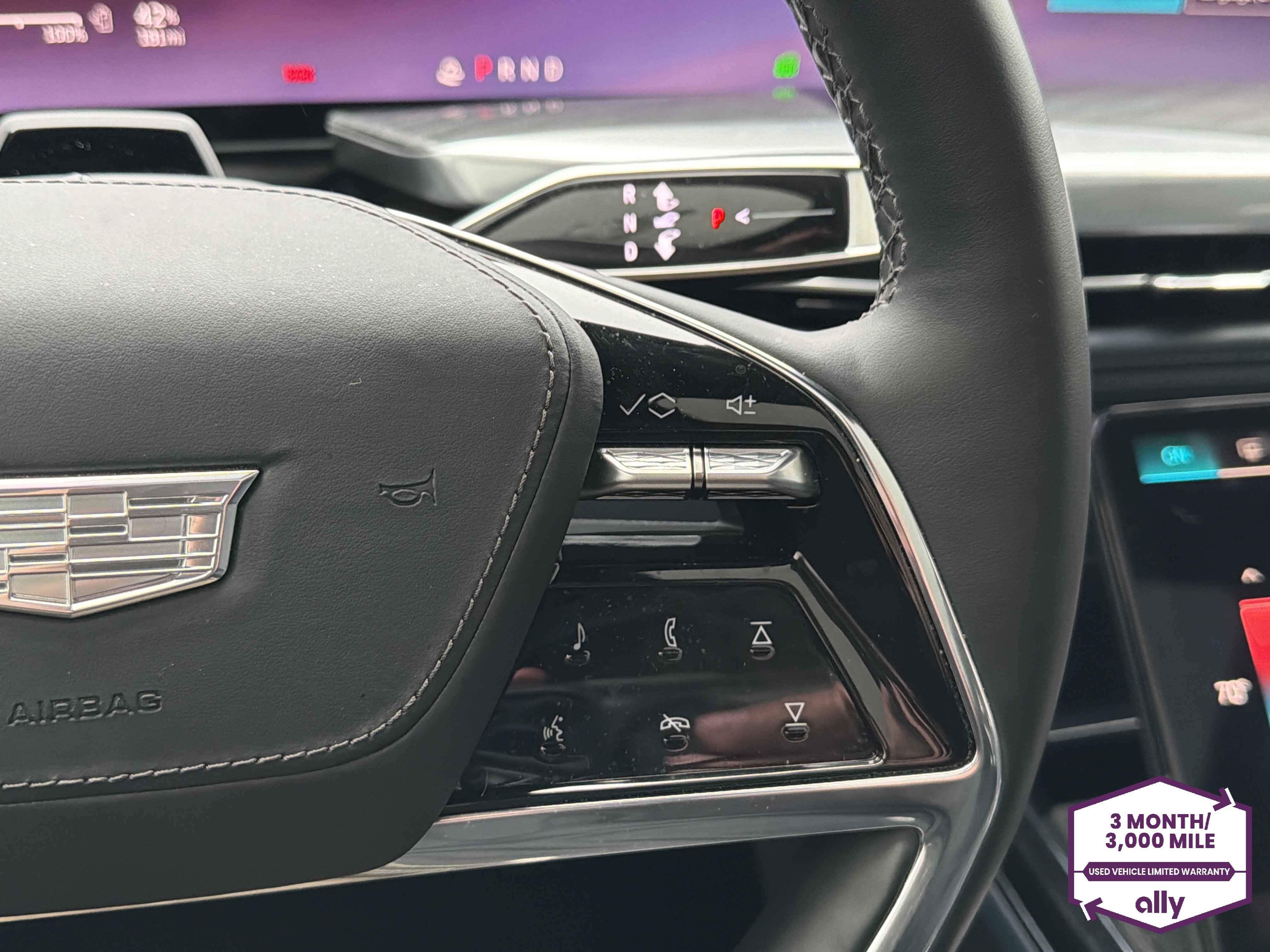 Used 2025 Cadillac Escalade IQ Sport 2 w/ LPO, ONYX Package image 18