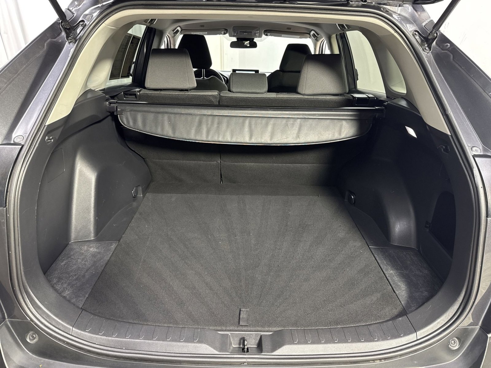 Used 2023 Toyota RAV4 XLE FWD image 37