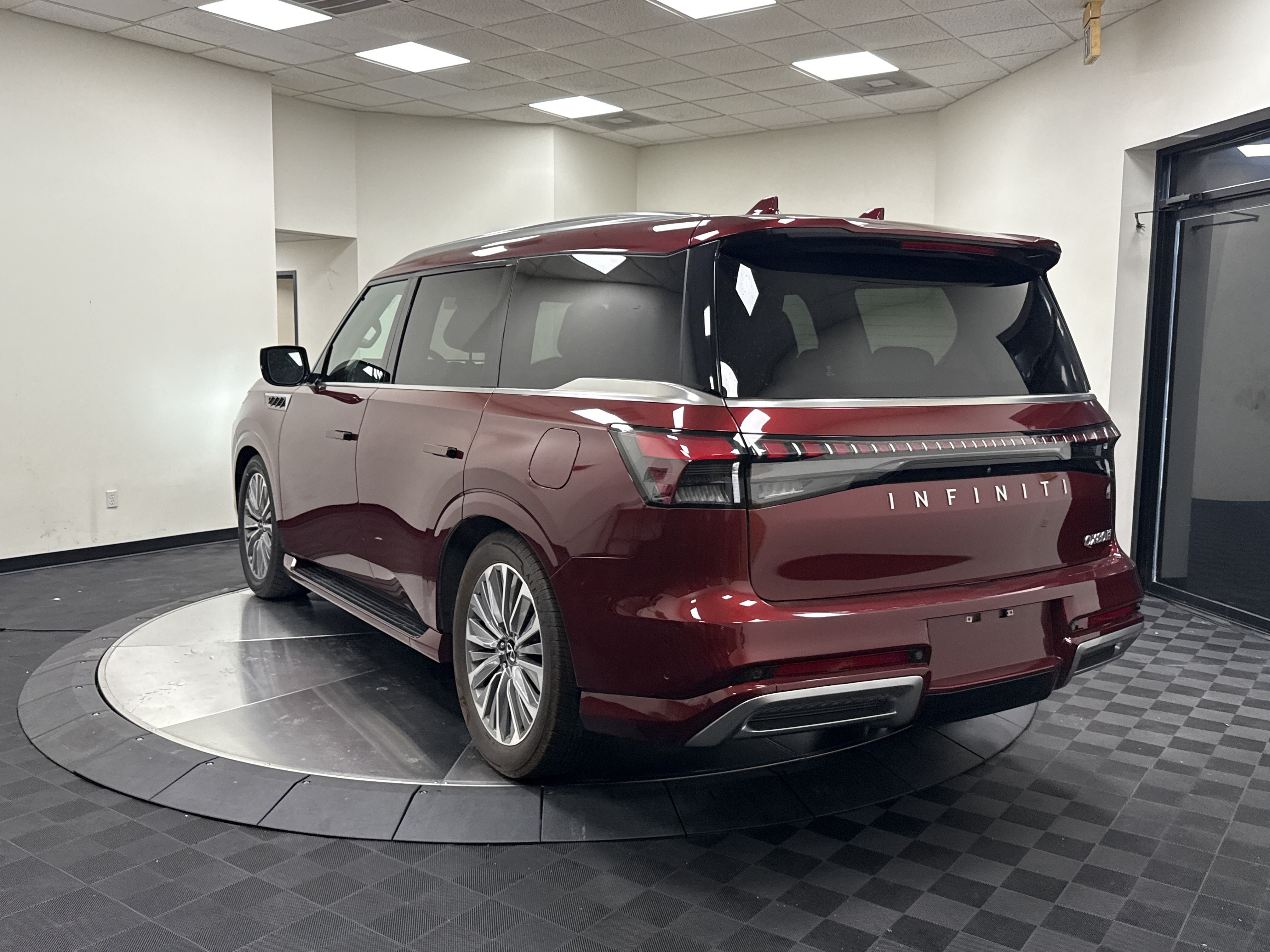 Certified 2025 INFINITI QX80 Sensory AWD/4WD image 5