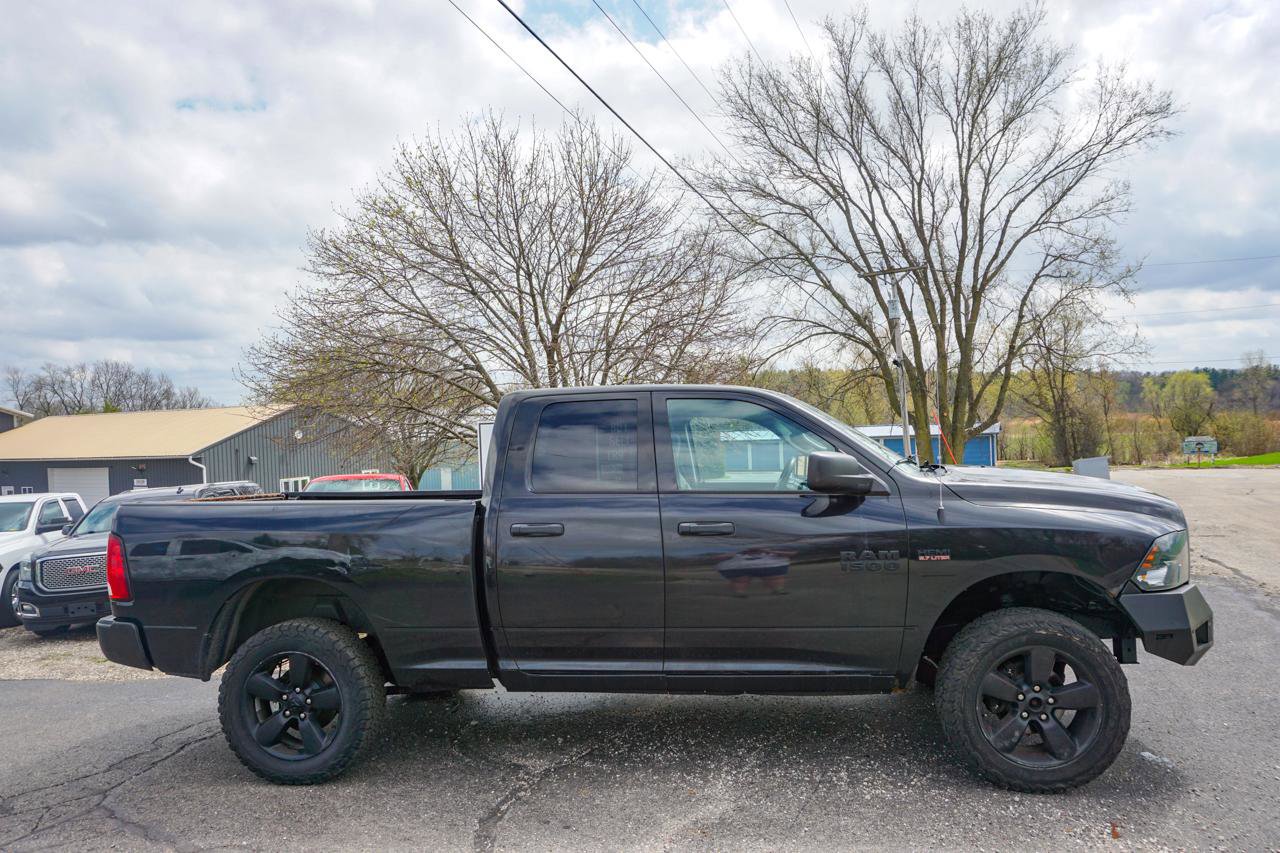 Used 2016 RAM 1500 Express w/ Black Ram 1500 Express Group AWD/4WD image 2