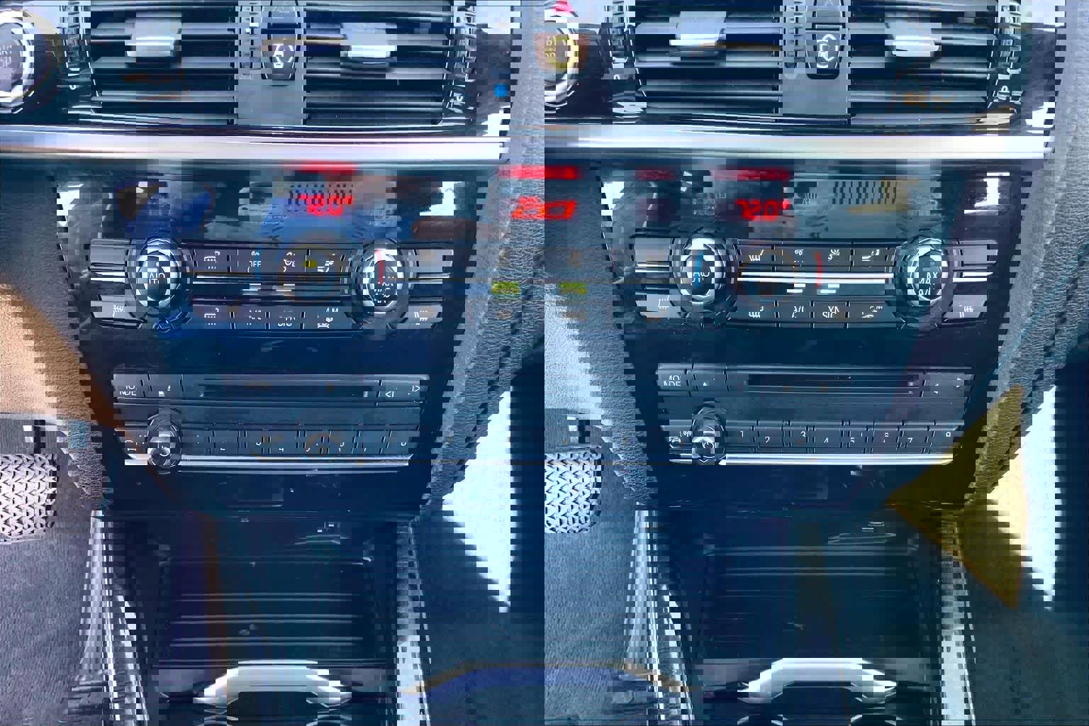 Used 2017 BMW X4 M40i image 34