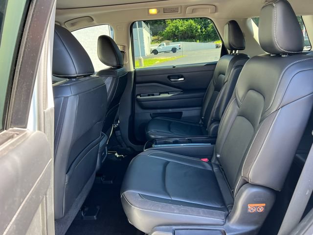 Used 2023 Nissan Pathfinder SL w/ SL Premium Package AWD/4WD image 5