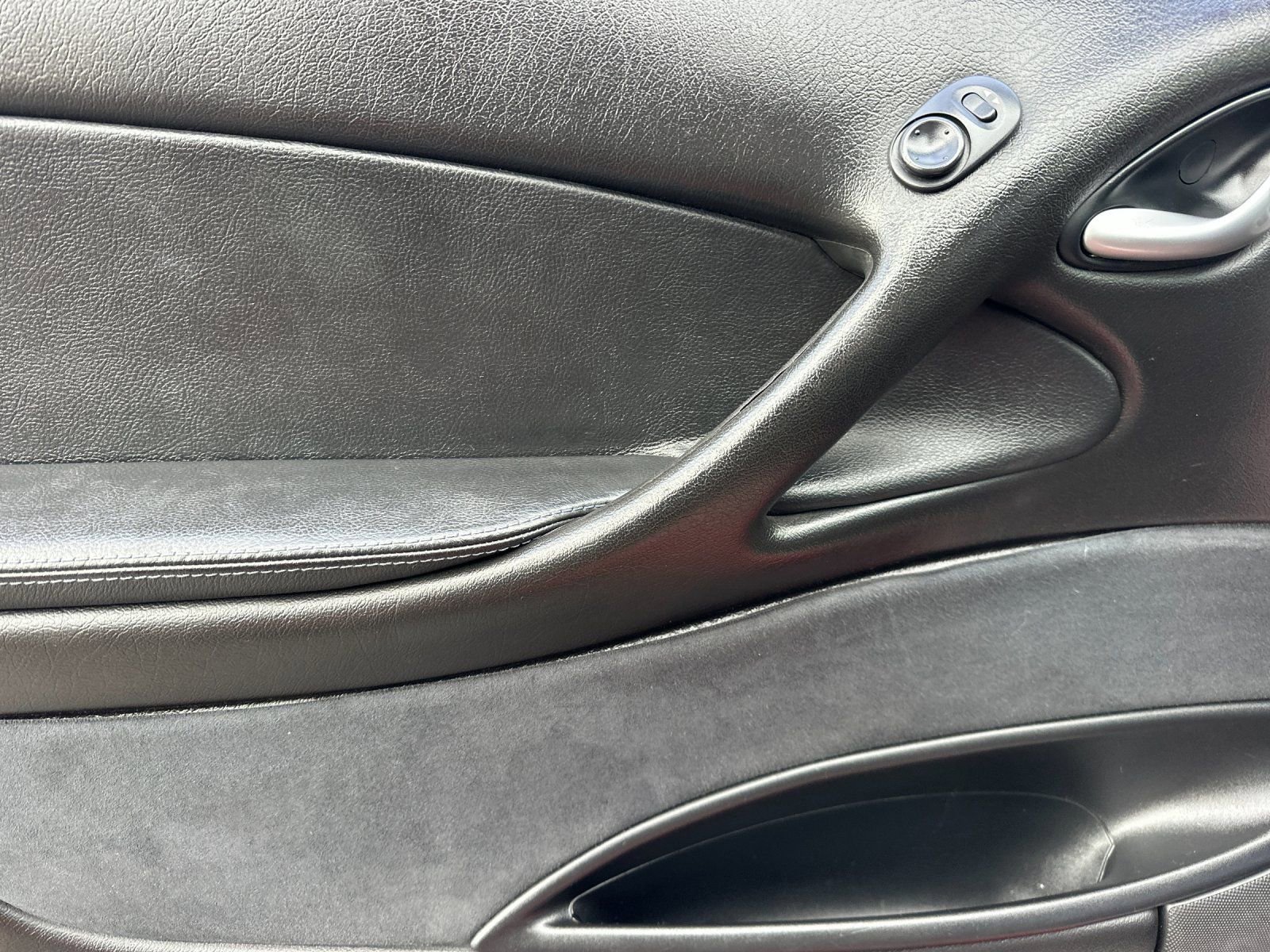 Used 2004 Pontiac GTO RWD image 10