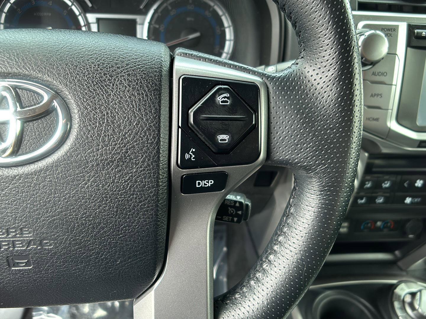 Used 2018 Toyota 4Runner Limited AWD/4WD image 30